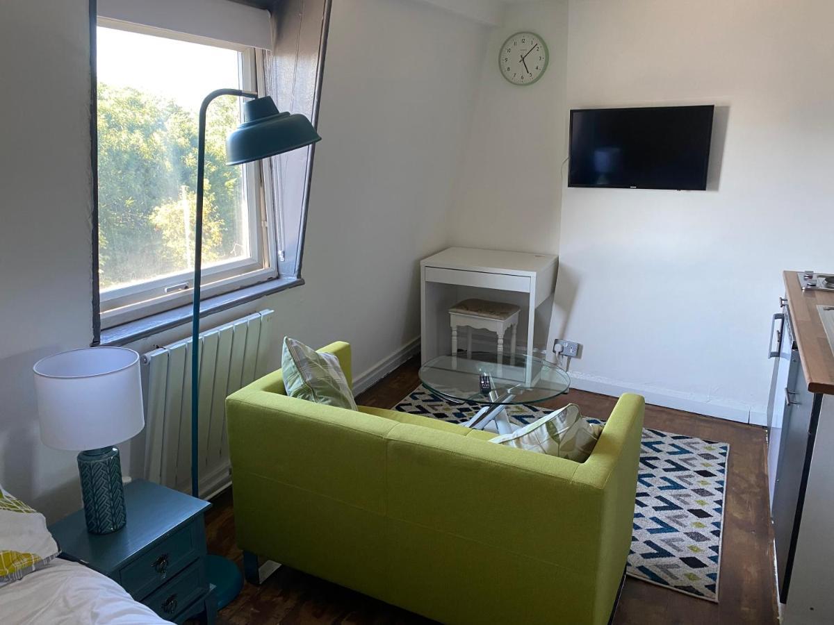 Accommodation Hub Studio 3 Лондон Екстериор снимка